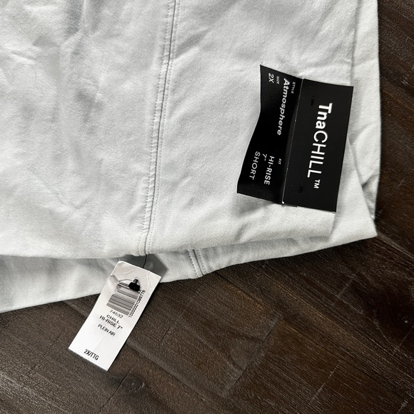 TNA Chill biker short Aritzia - Picture 3 of 5